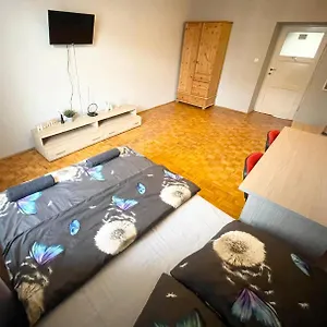 fantastic-g-room-2.warsawhotelspoland.com/
